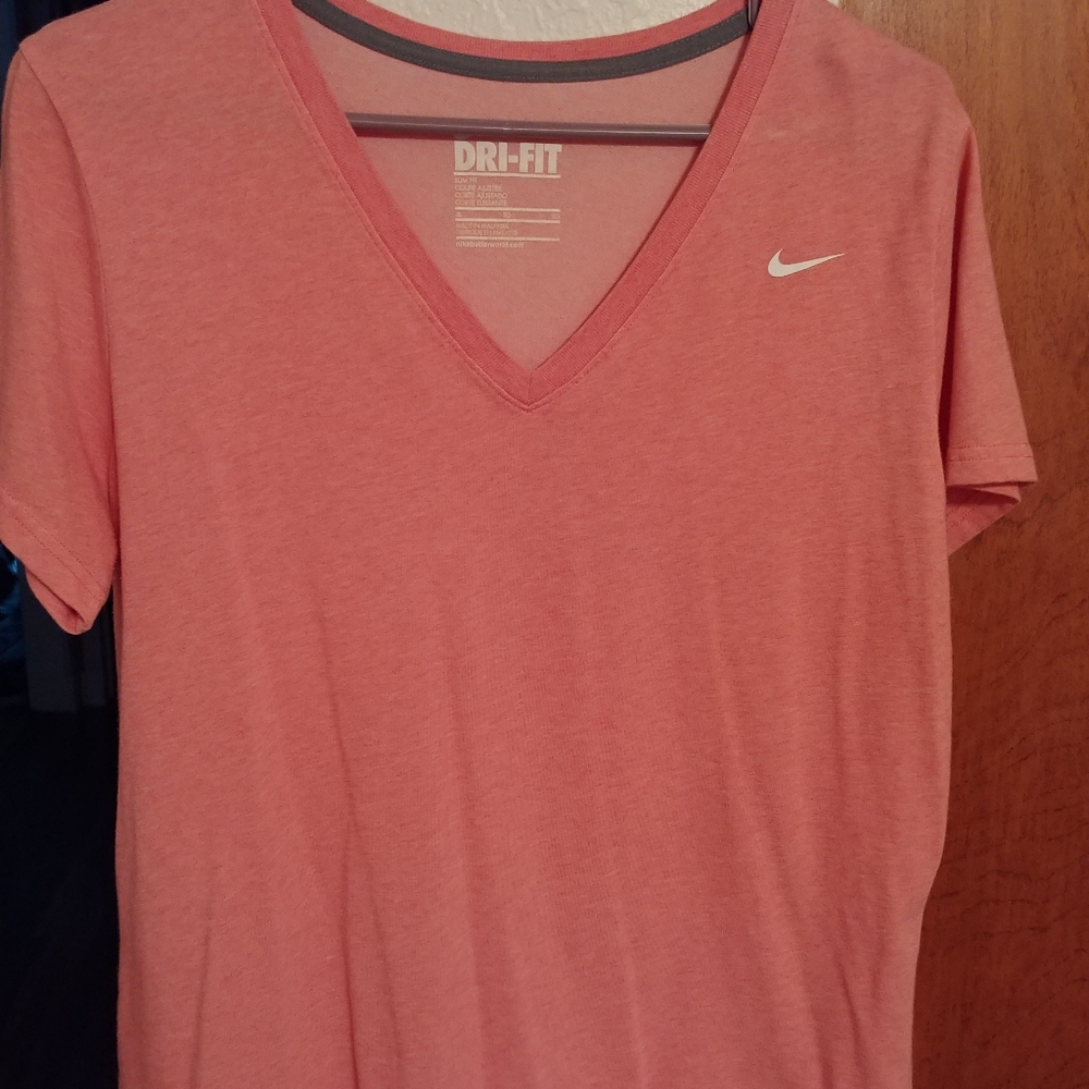 Woman's XL Dri-Fit Nike shirt.